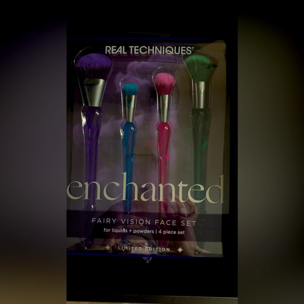 Real Techniques Enchanted Brush set